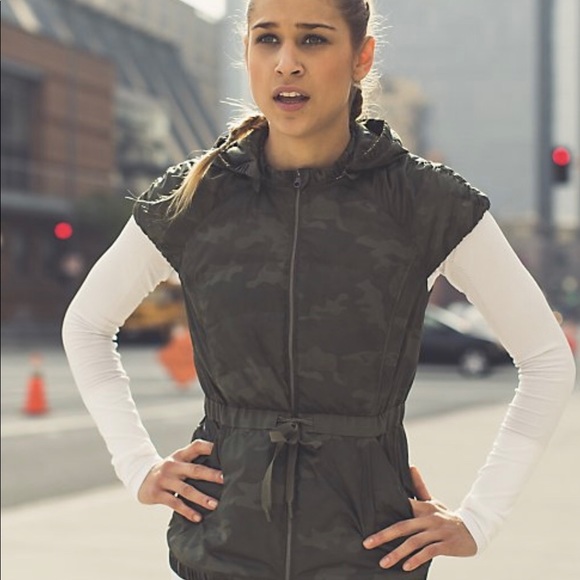 lululemon athletica Jackets & Blazers - Rare Lululemon Spring Fling Camouflage vest